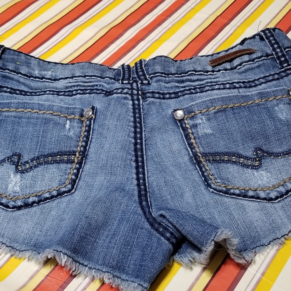 Cut off shorts - Picture 2 of 3